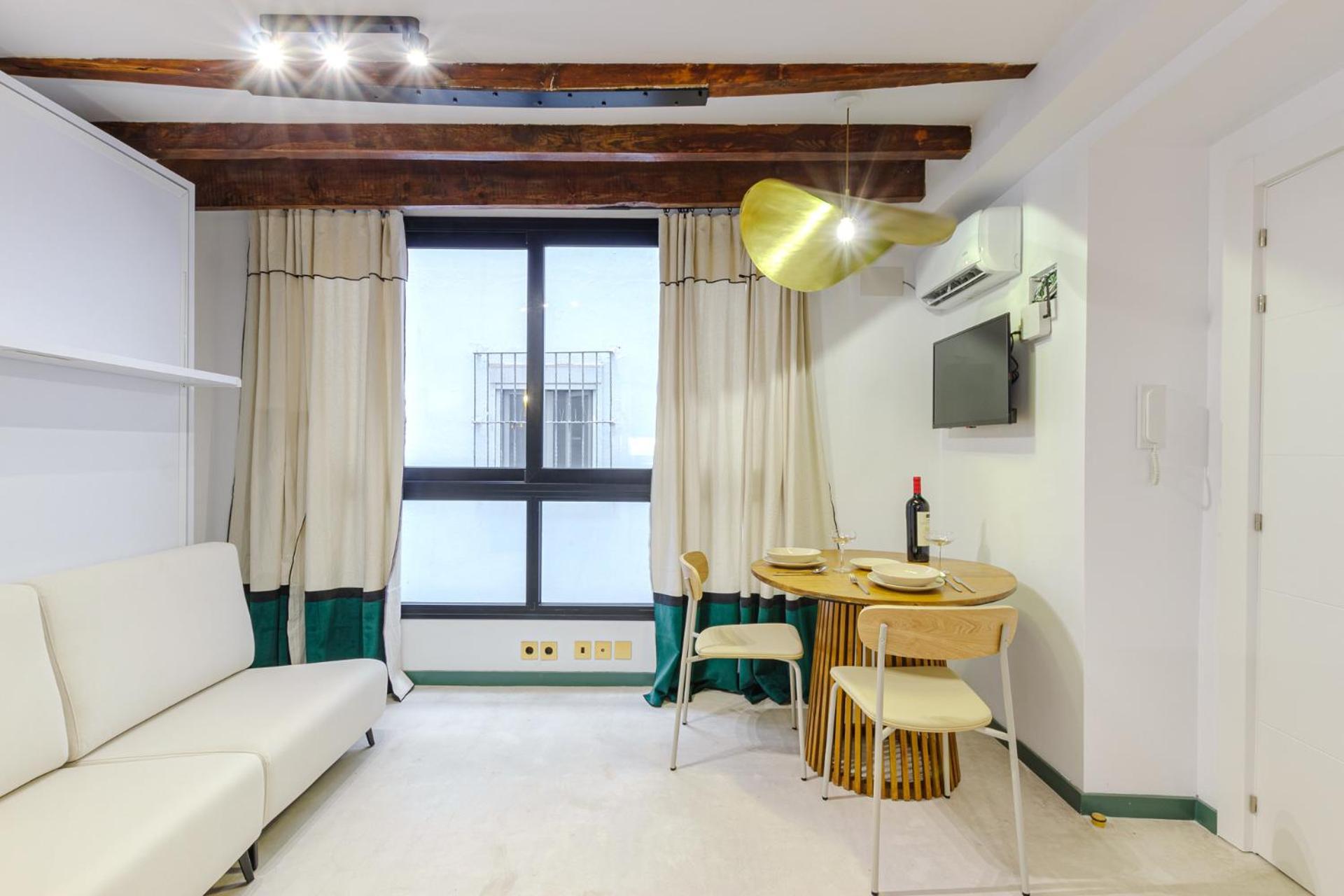 Refined And Practical Studio In Historic Center Of Alicante Luaran gambar
