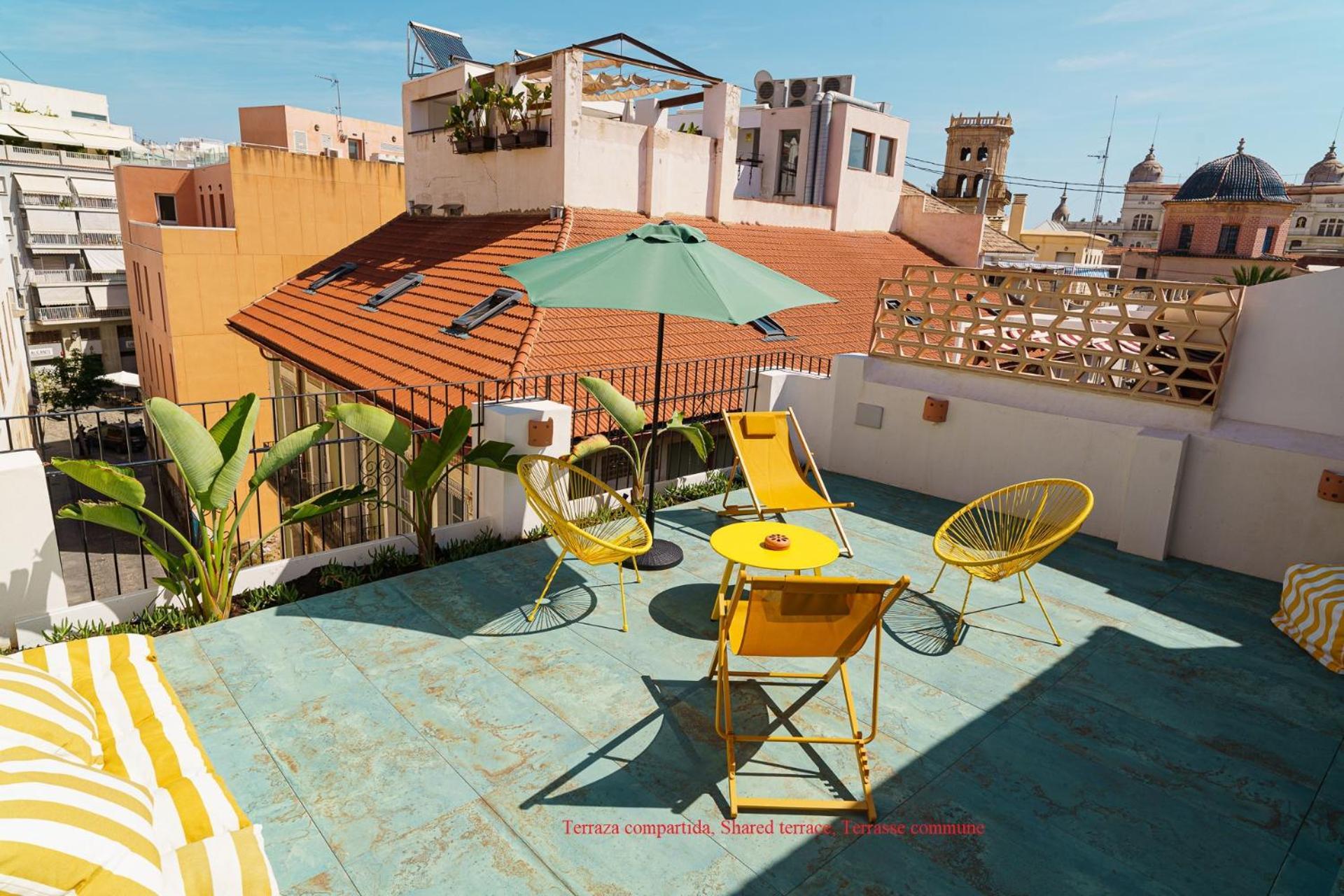 Refined And Practical Studio In Historic Center Of Alicante Luaran gambar